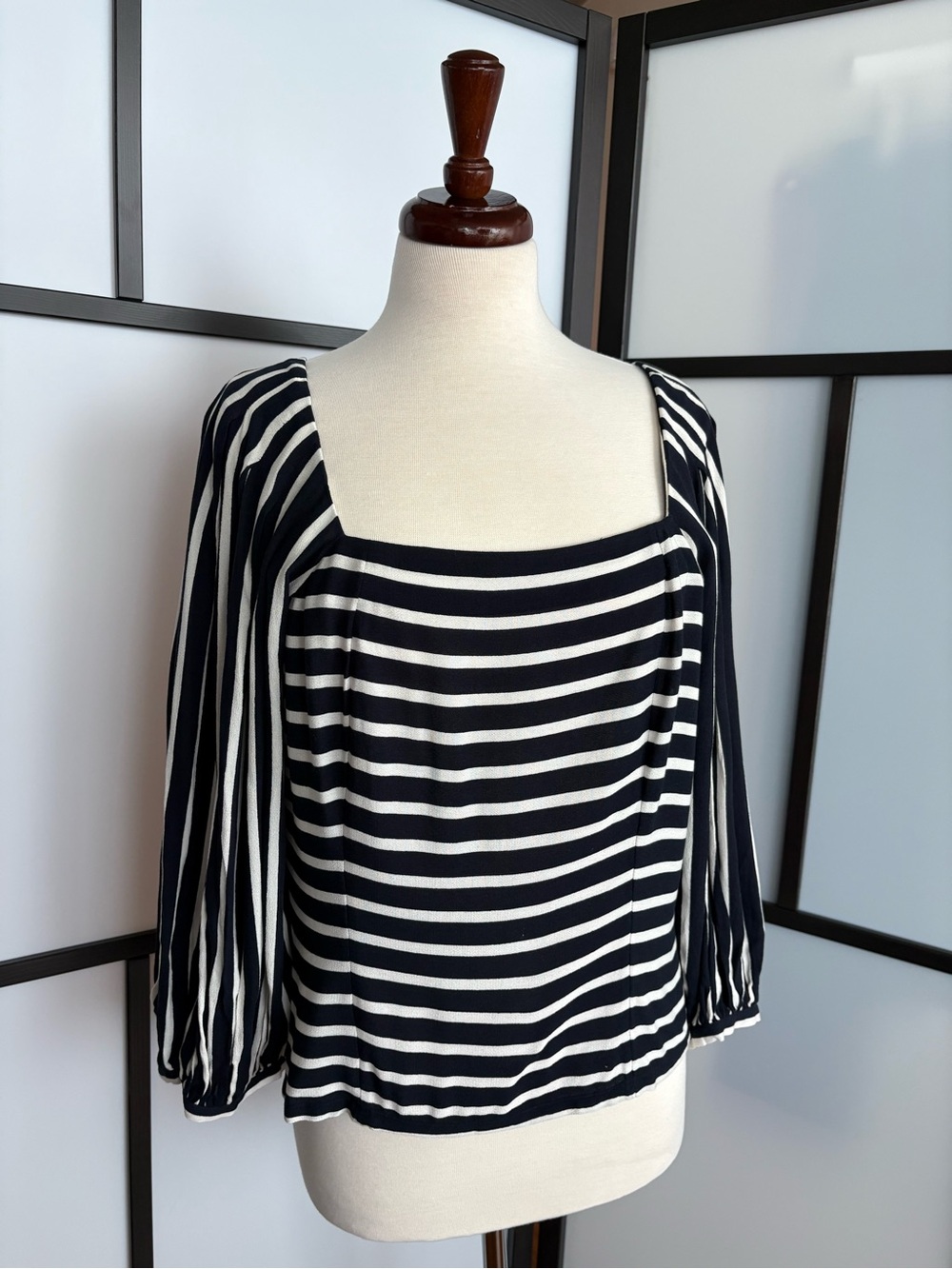 Banana Republic Striped Puff Sleeve Top Size M NWT - Picture 5 of 8